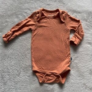Kyte BABY Apricot Long Sleeve Bodysuit